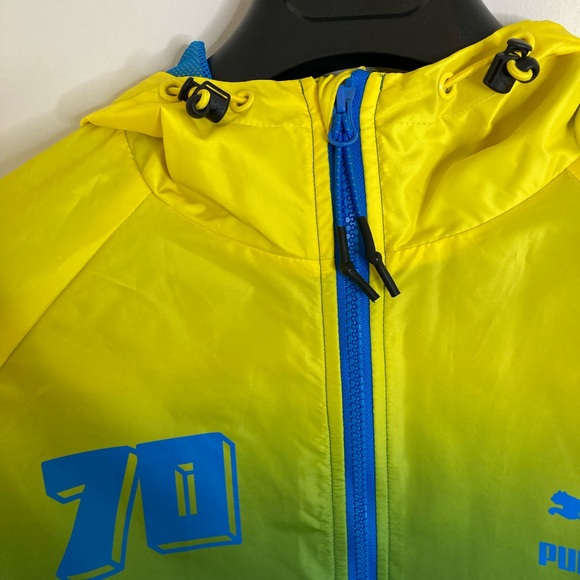 PUMA light weight jacket with hoodie - Picture 3 of 7